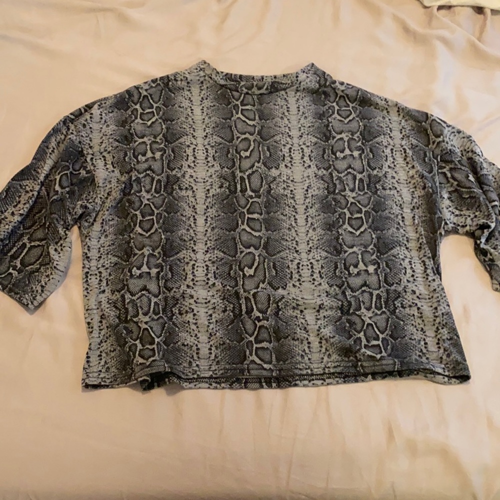 Nasty gal tee - snakeskin print